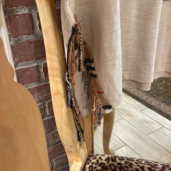 Designer inspired long sleeve baggy top great over leggings or jeans. - Picture 2 of 6